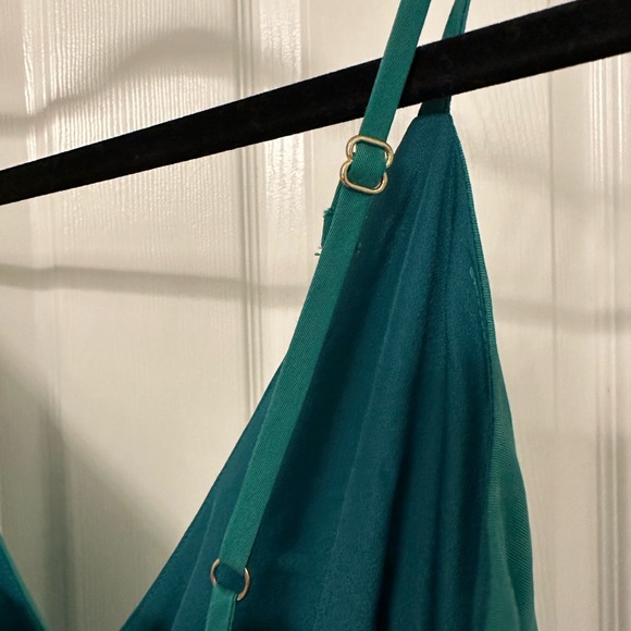 Emerald Green Dress: Size Small - Picture 8 of 12